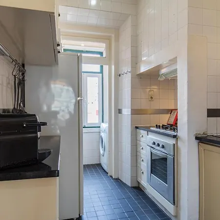 Typical 2bdr In By Lovelystay Lissabon