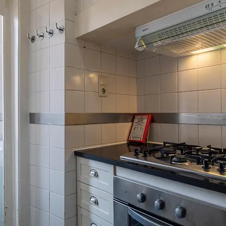 Apartment Typical 2bdr In By Lovelystay *